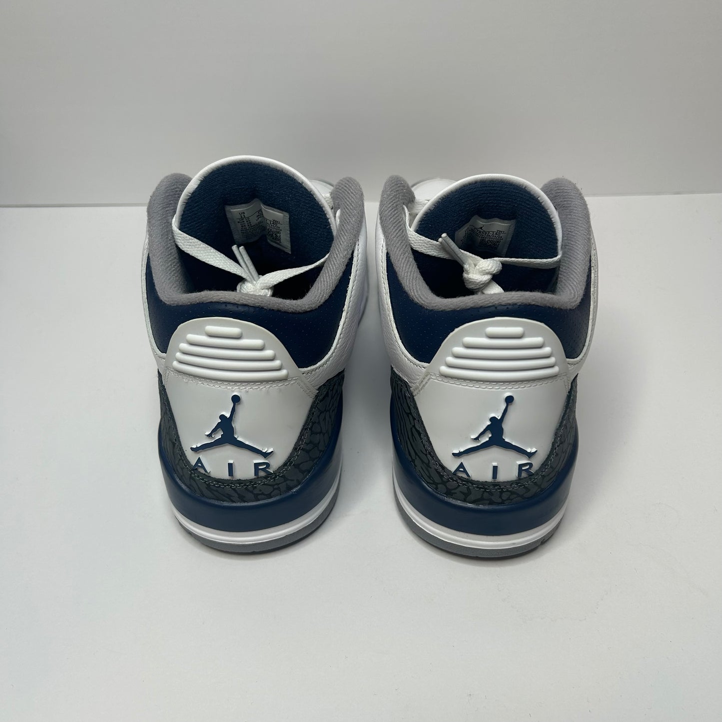 Jordan Retro 3 “Mignight Navy” Used