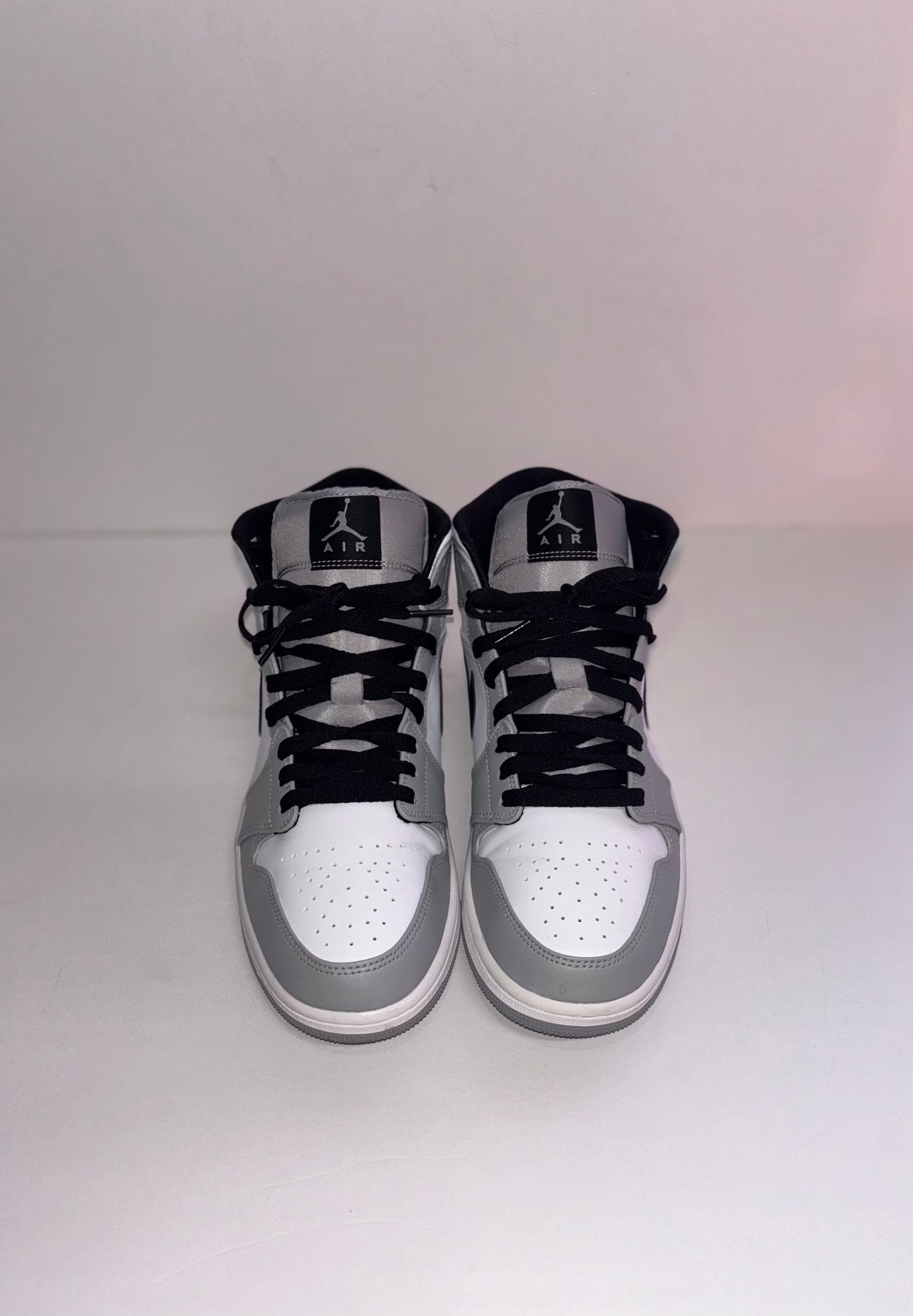 Jordan 1 Mid “Light Smoke Grey”