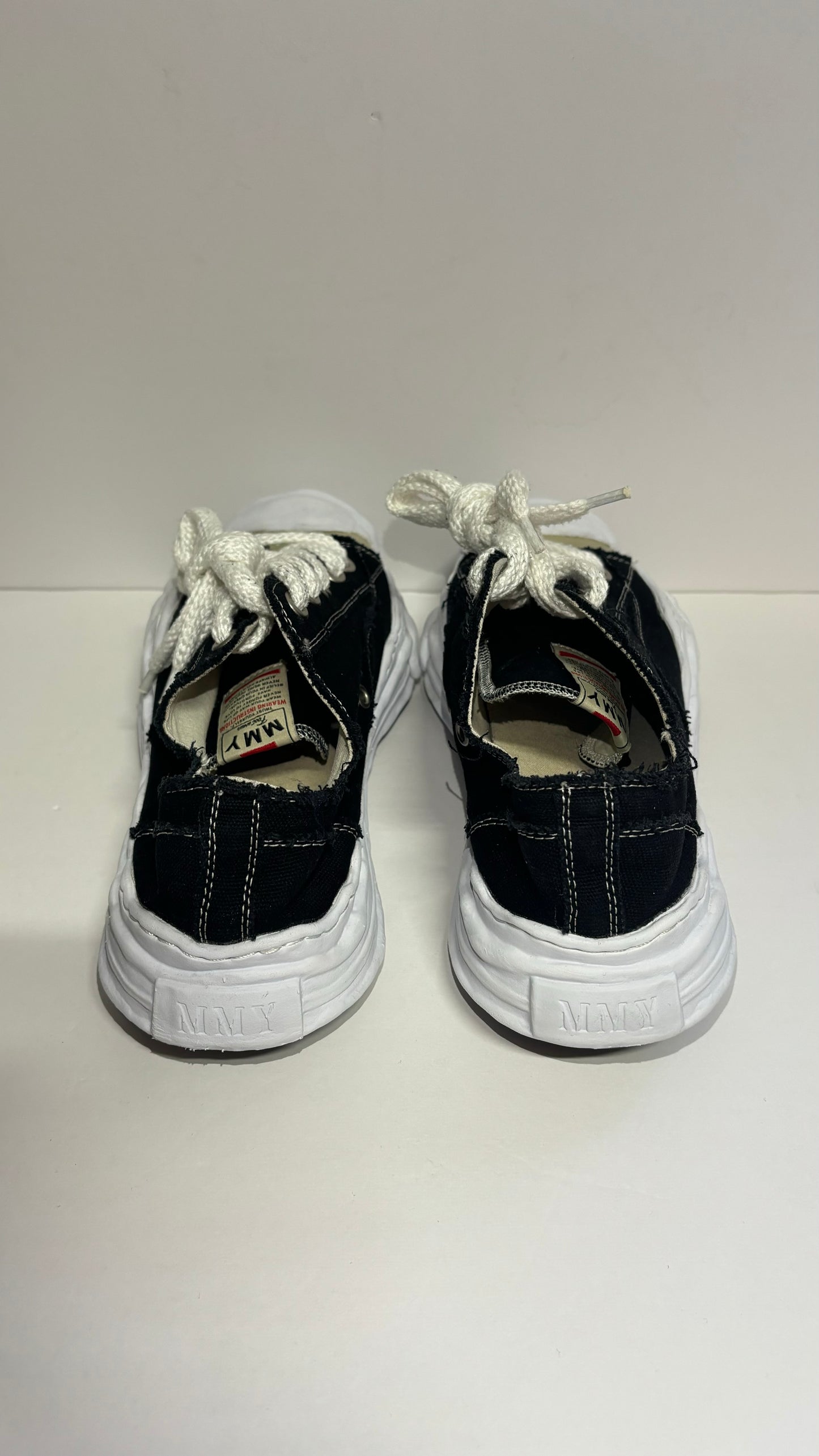 Maison Mihara Yasuhiro “Hank OG Sole Canvas Low Black White”