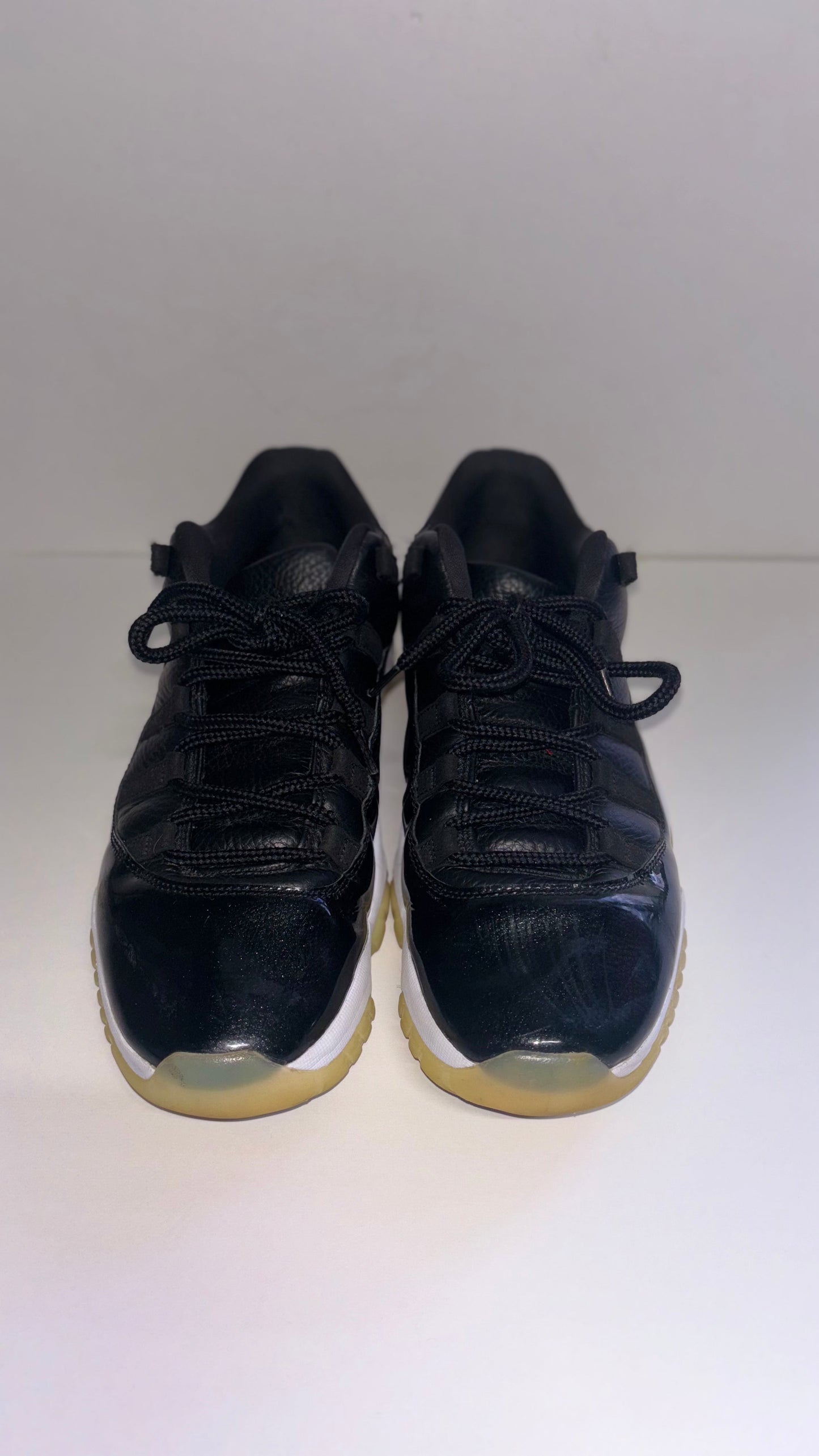 Jordan 11 low “72-10”