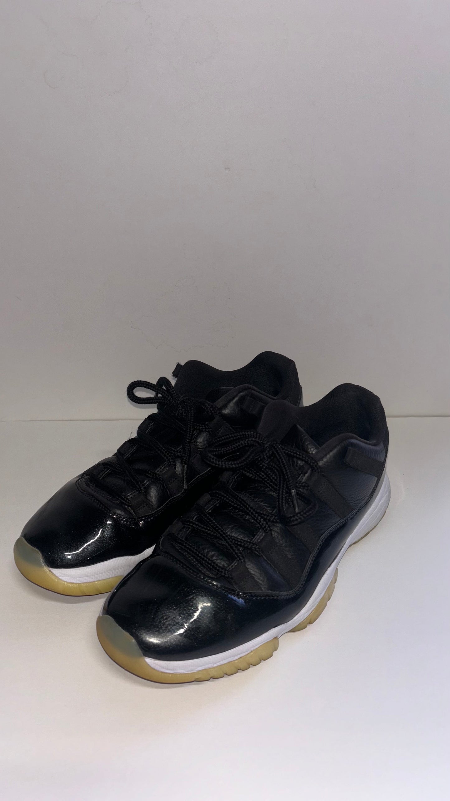 Jordan 11 low “72-10”