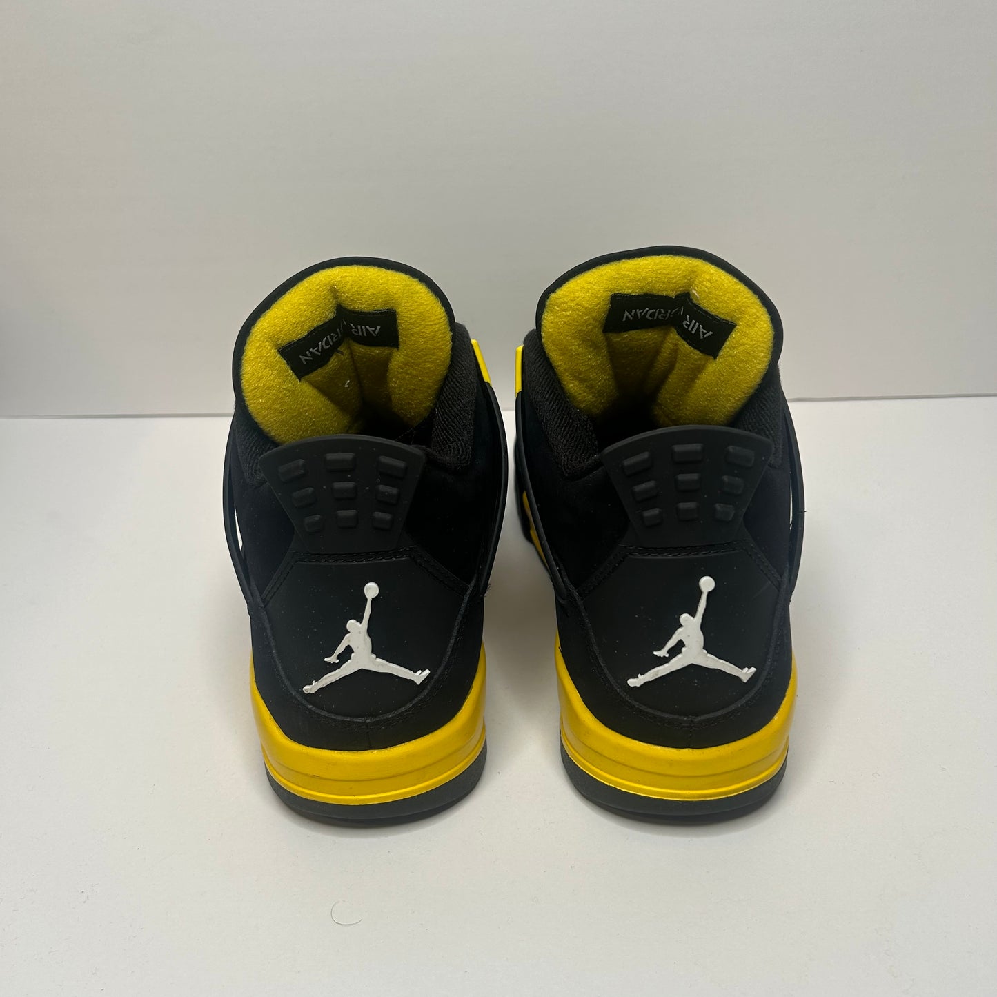 Jordan Retro 4 “Thunder”