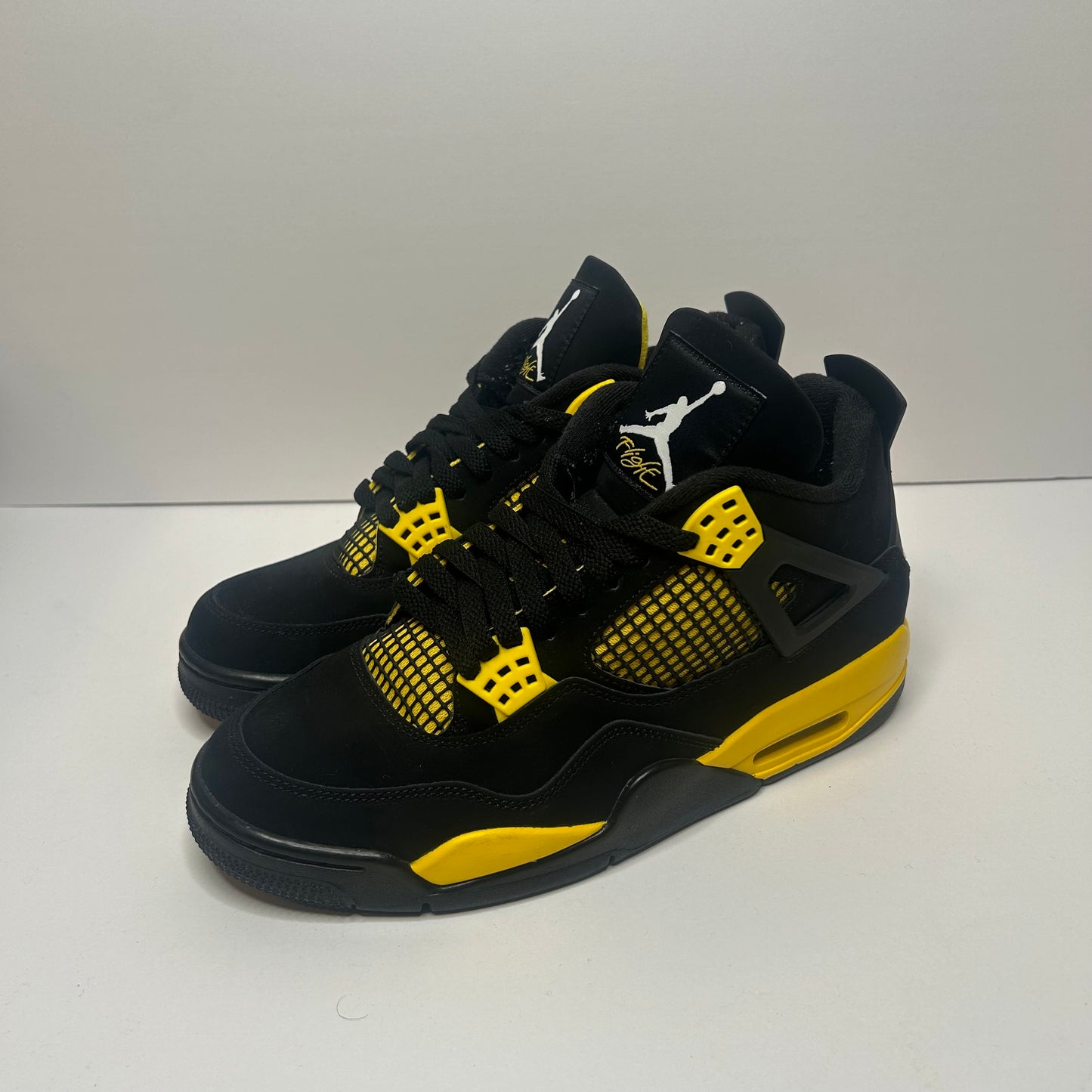 Jordan Retro 4 “Thunder”