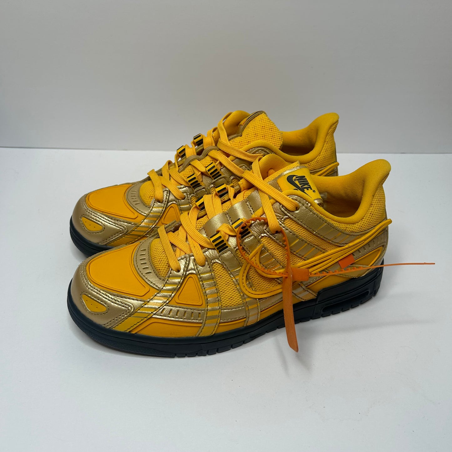 Off White x Air Rubber Dunk “University Gold”